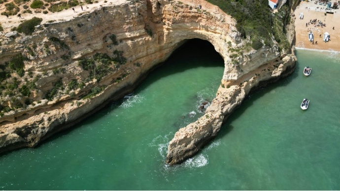 seven hanging valleys
